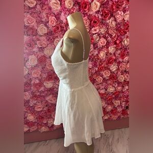 Bold White Twisted Front Mini Dress (Medium)